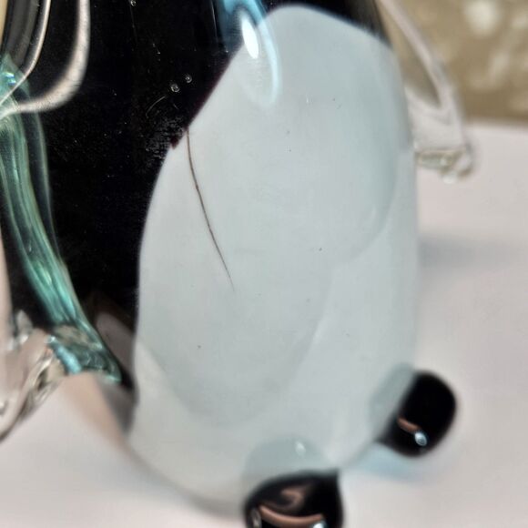 NIB Objets D'Art Solid Hand Blown Colored Glass Penguin Figurine 5" - Picture 3 of 10